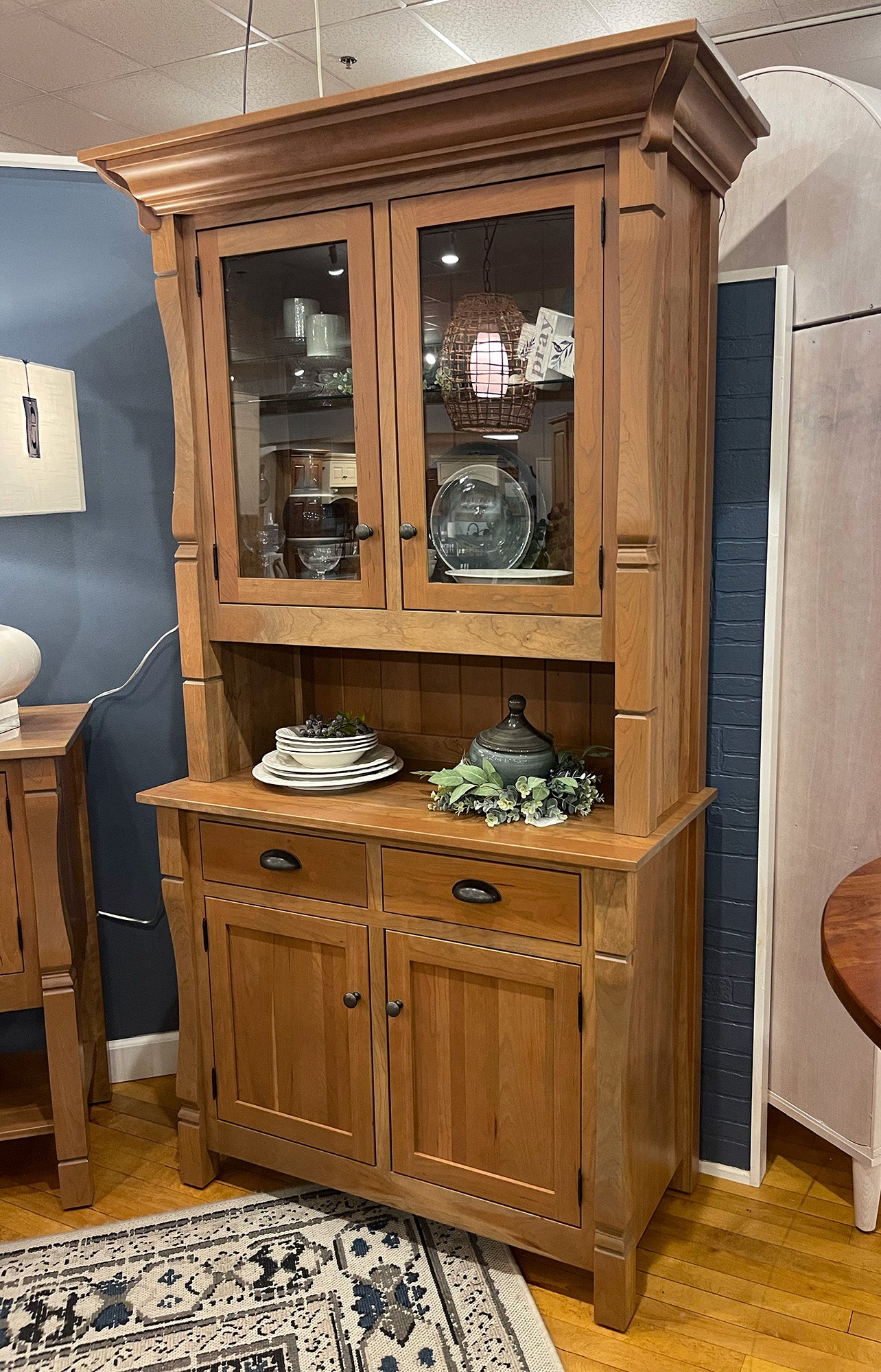 Ashville 2-Dutch Hutch