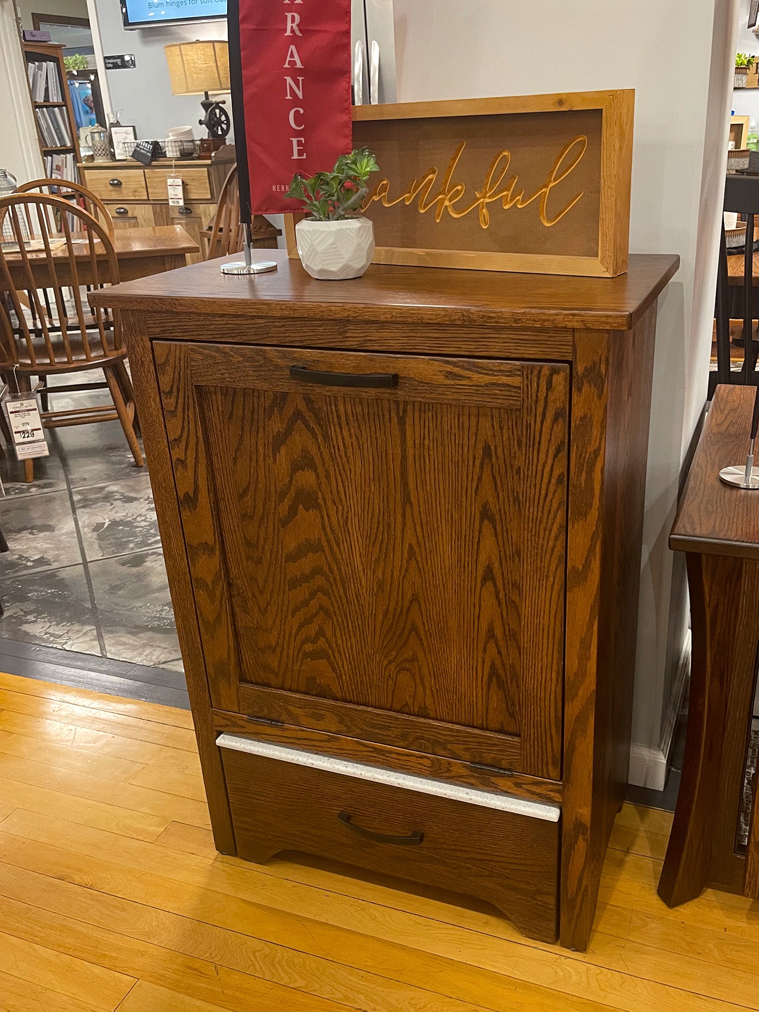 Roseville Pet Dining Station