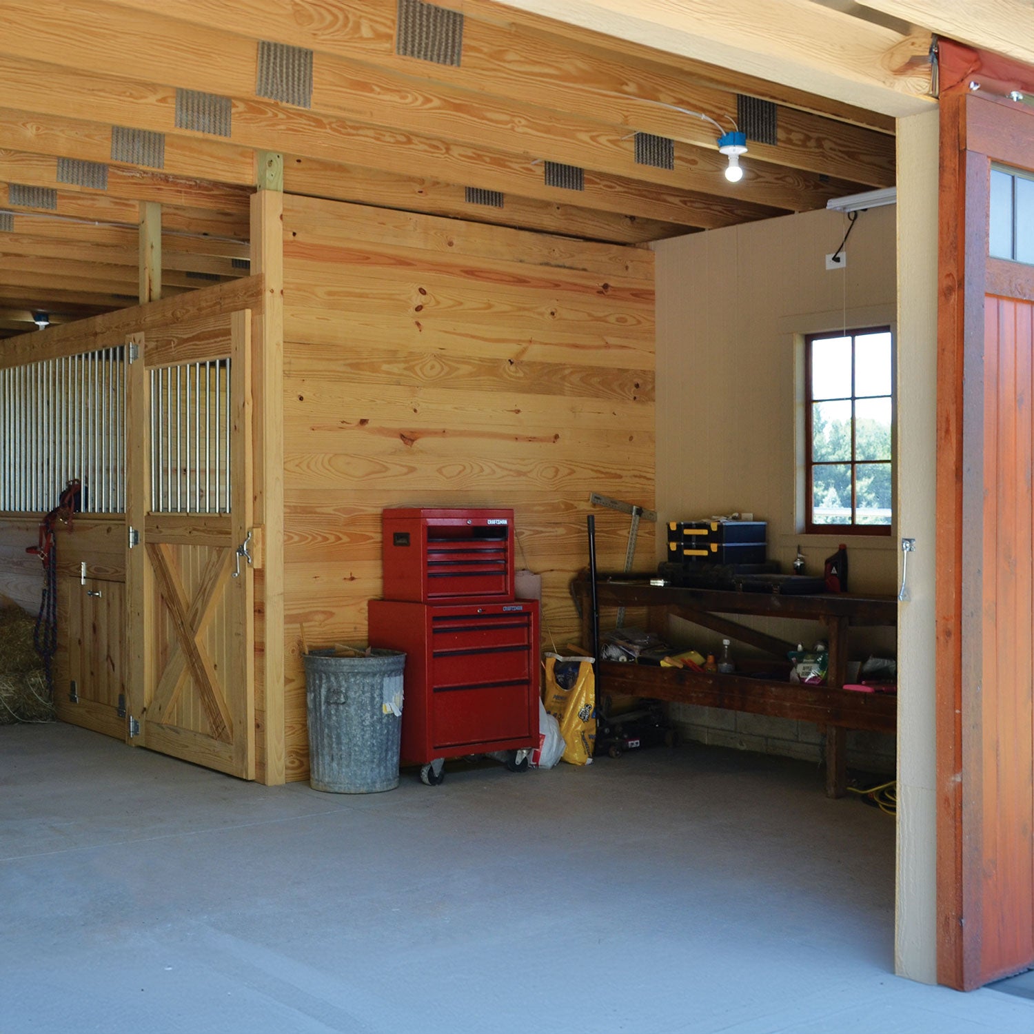 Custom Lexington Amish Barn - Herron's Furniture